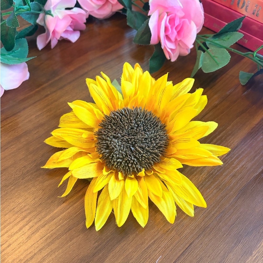 Vintage Belle Blossoms Pin-up Yellow Sunflower Hair Clip